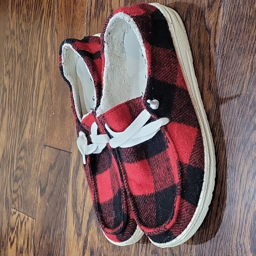 Gypsy Jazz red flannel girls slip on shoes size 2